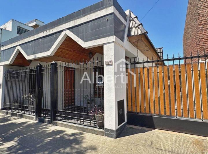 Casa · 144m² · 4 Ambientes · 2 Cocheras