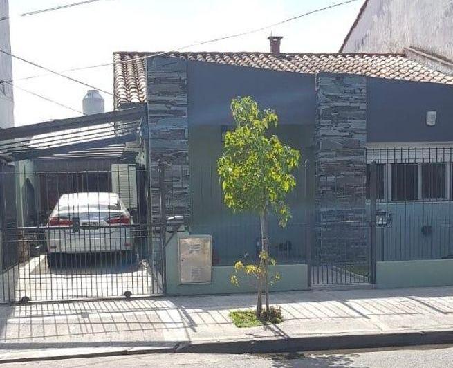 Casa · 98m² · 4 Ambientes · 3 Cocheras