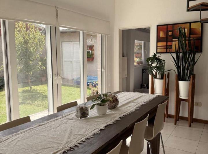 Casa · 149m² · 5 Ambientes · 2 Cocheras