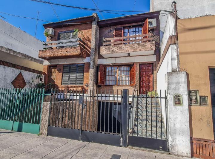 Casa · 104m² · 3 Ambientes · 1 Cochera