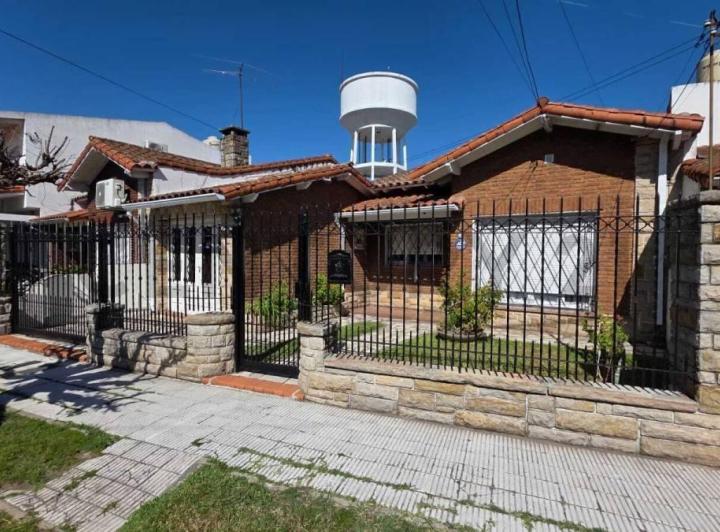 Casa · 135m² · 3 Ambientes · 1 Cochera