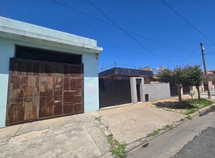 Casa · 280m² · 5 Ambientes · 3 Cocheras
