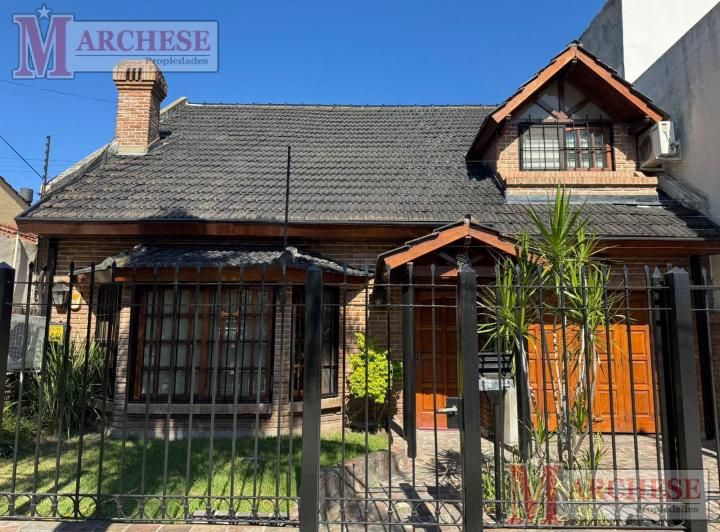 Casa · 250m² · 4 Ambientes · 1 Cochera