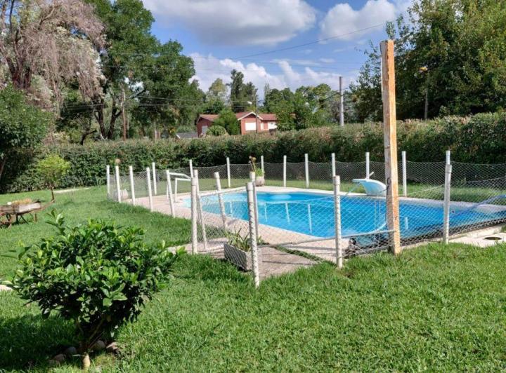 Casa · 400m² · 4 Ambientes · 3 Cocheras