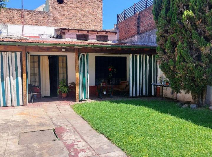 Casa · 77m² · 3 Ambientes · 2 Cocheras