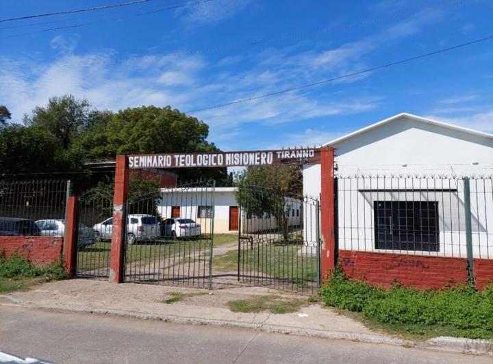 Casa · 200m² · 6 Ambientes · 2 Cocheras