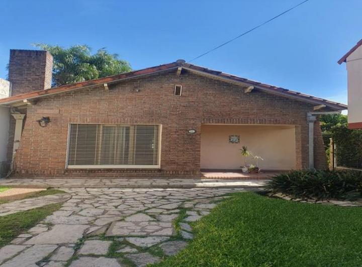 Casa · 145m² · 4 Ambientes · 2 Cocheras