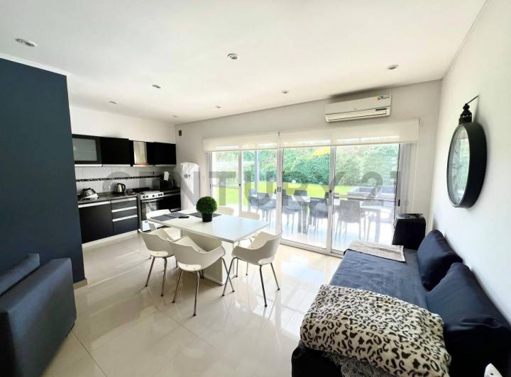 Casa · 129m² · 4 Ambientes · 4 Cocheras