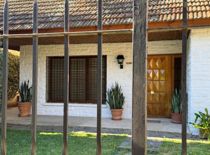 Casa · 141m² · 3 Ambientes · 2 Cocheras