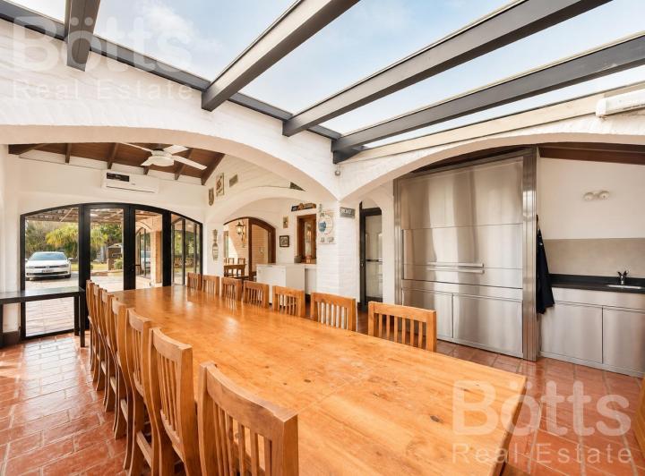 Casa · 263m² · 5 Ambientes · 5 Cocheras