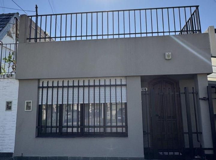 Casa · 83m² · 3 Ambientes · 1 Cochera