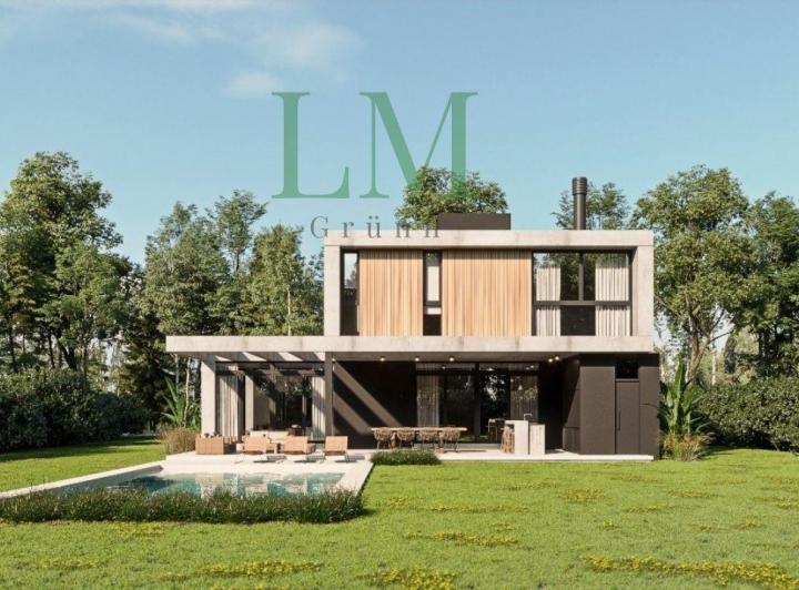 Casa · 342m² · 5 Ambientes · 2 Cocheras