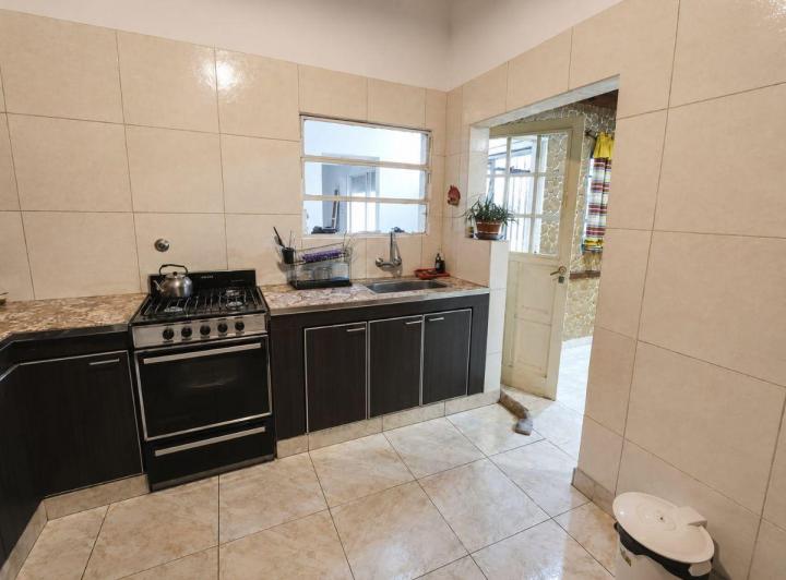 Casa · 146m² · 5 Ambientes · 2 Cocheras