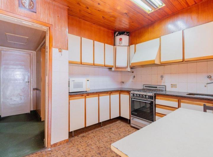 Casa · 140m² · 4 Ambientes · 2 Cocheras