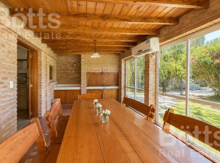 Casa · 154m² · 5 Ambientes · 3 Cocheras
