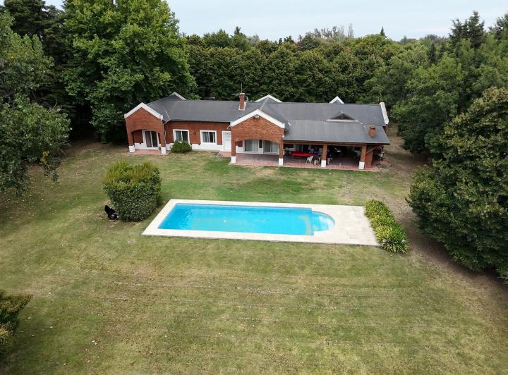 Casa · 240m² · 3 Dormitorios