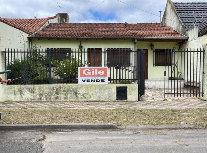 Casa · 85m² · 3 Ambientes · 1 Cochera