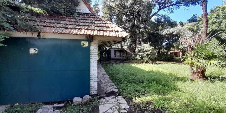 Casa · 70m² · 4 Ambientes · 2 Cocheras