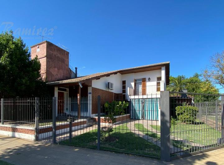 Casa · 311m² · 4 Ambientes · 1 Cochera