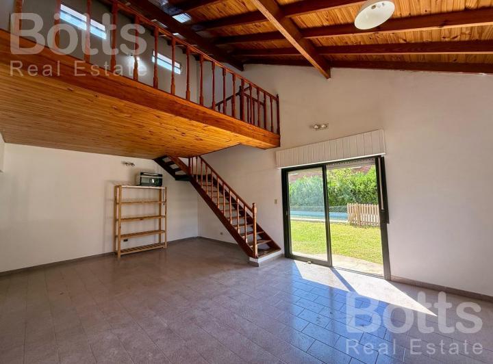 Casa · 135m² · 4 Ambientes · 2 Cocheras