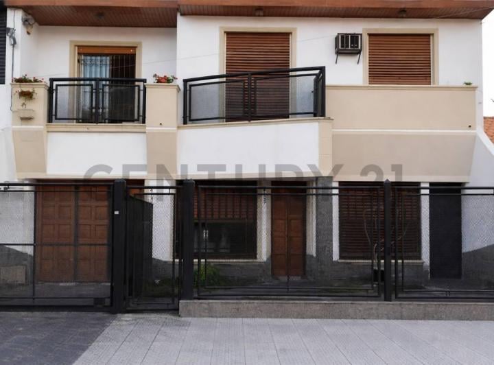 Casa · 160m² · 5 Ambientes
