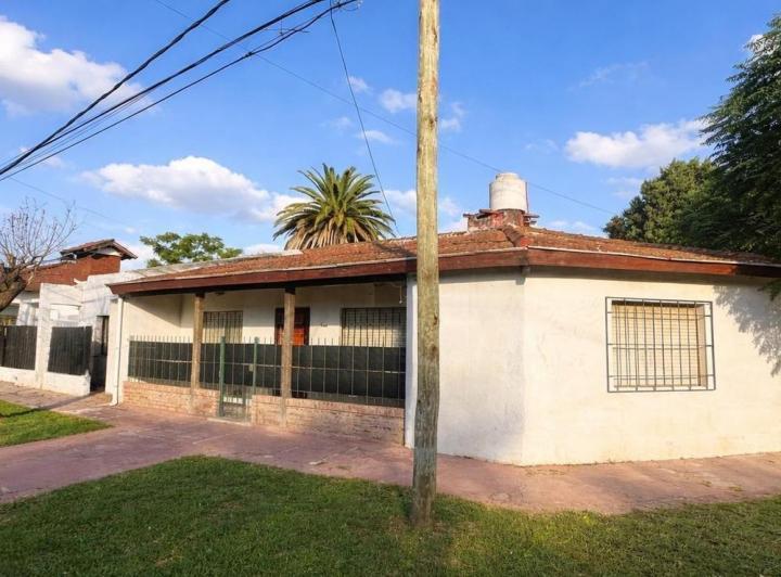 Casa · 80m² · 4 Ambientes · 1 Cochera