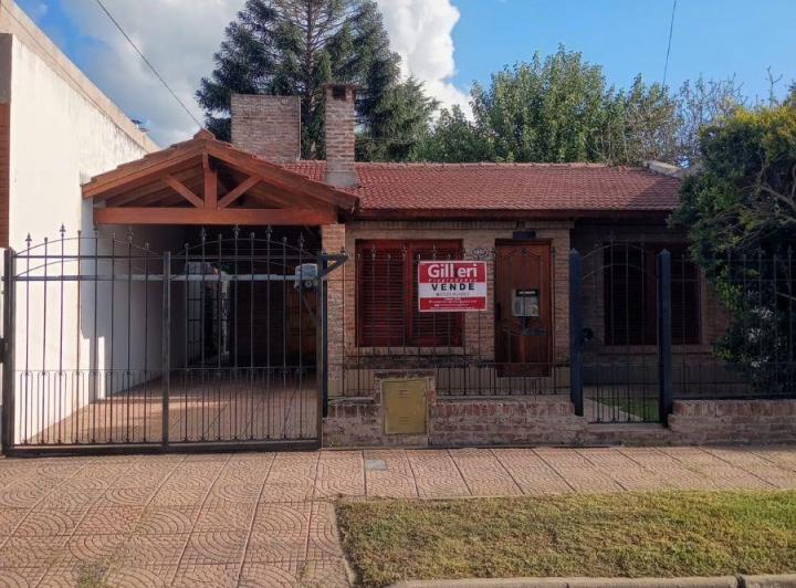 Casa · 110m² · 5 Ambientes · 1 Cochera