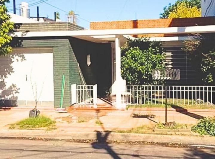 Casa · 100m² · 4 Ambientes · 1 Cochera