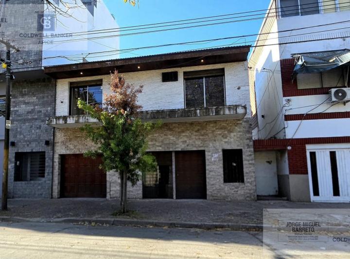 Casa · 136m² · 4 Ambientes · 2 Cocheras