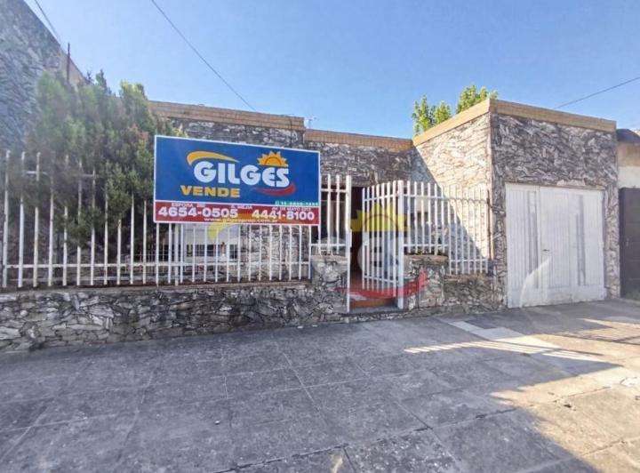 Casa · 108m² · 5 Ambientes · 1 Cochera
