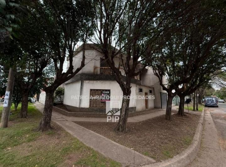 Casa · 115m² · 4 Ambientes · 2 Cocheras