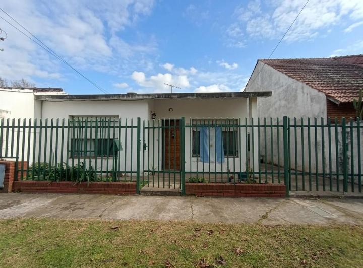 Casa · 80m² · 3 Ambientes · 5 Cocheras