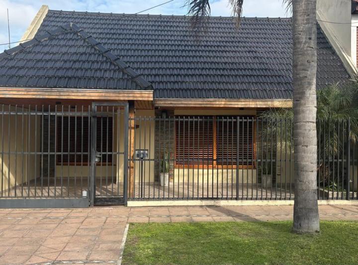 Casa · 132m² · 5 Ambientes · 1 Cochera