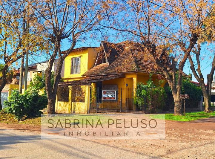 Casa · 79m² · 5 Ambientes · 3 Cocheras