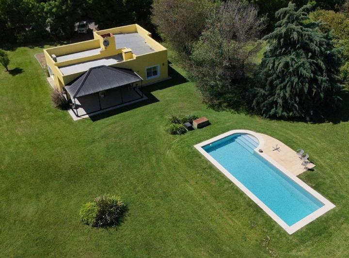 Casa · 92m² · 4 Ambientes · 3 Cocheras