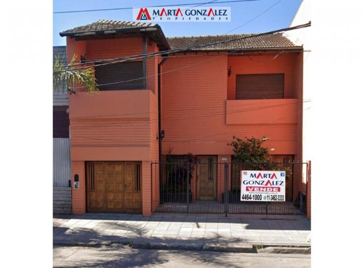 Casa · 400m² · 6 Ambientes · 2 Cocheras