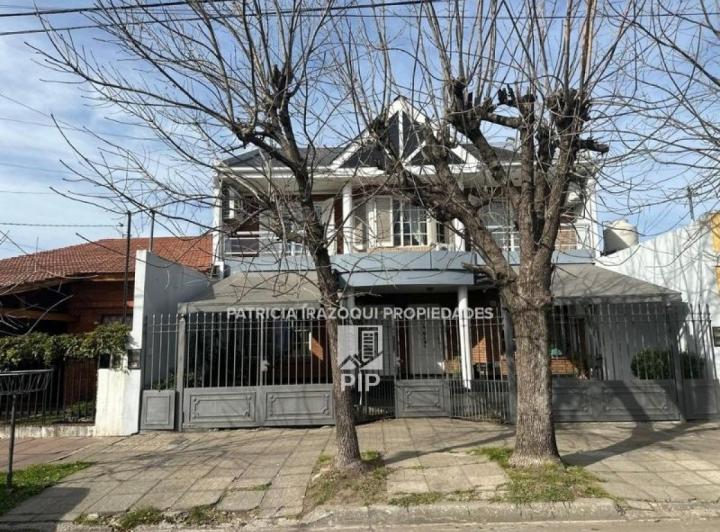 Casa · 123m² · 5 Ambientes · 1 Cochera
