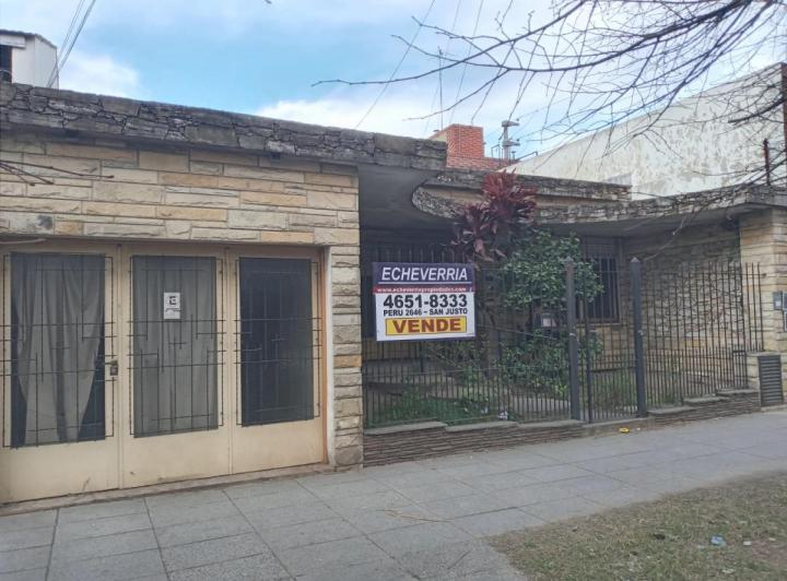 Casa · 250m² · 4 Ambientes · 1 Cochera