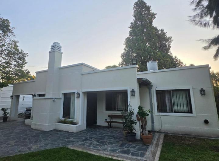 Casa · 147m² · 4 Ambientes · 3 Cocheras