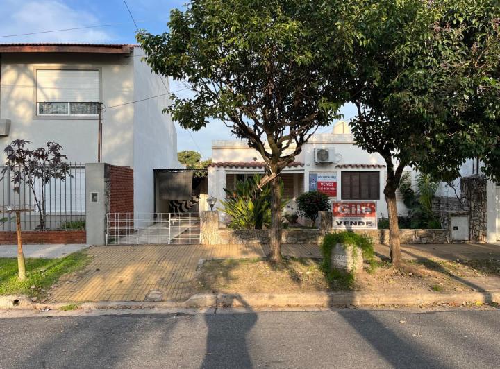 Casa · 100m² · 2 Ambientes · 2 Cocheras