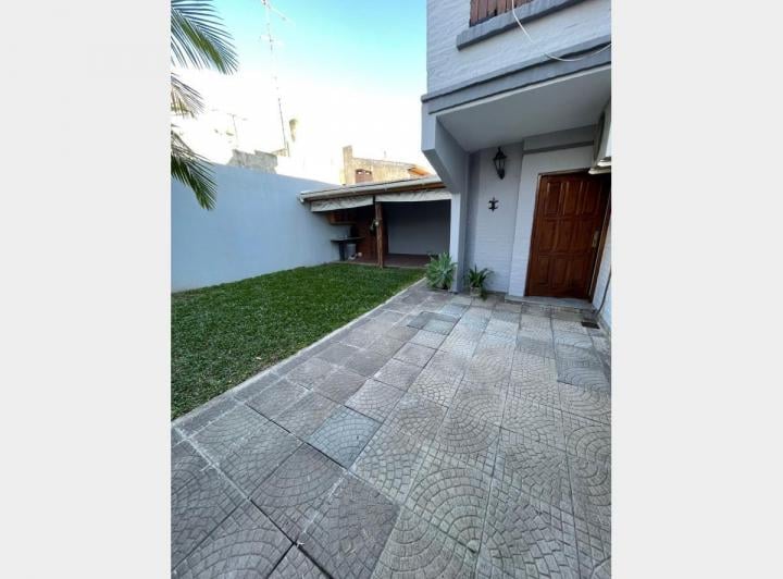 Casa · 86m² · 5 Ambientes · 2 Cocheras