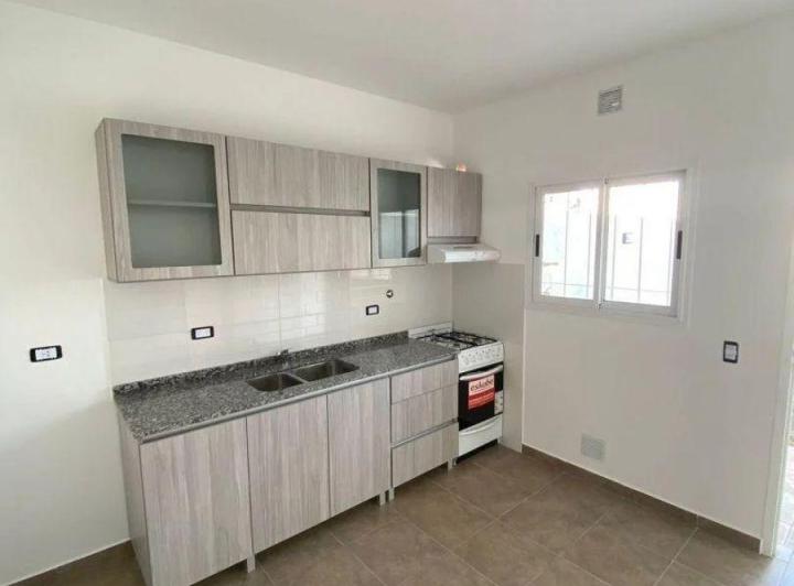 Casa · 110m² · 4 Ambientes · 2 Cocheras