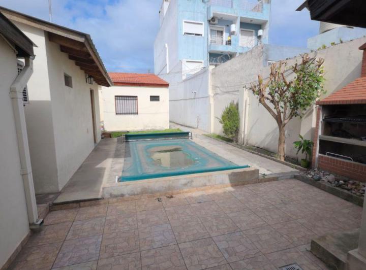 Casa · 150m² · 2 Ambientes · 1 Cochera