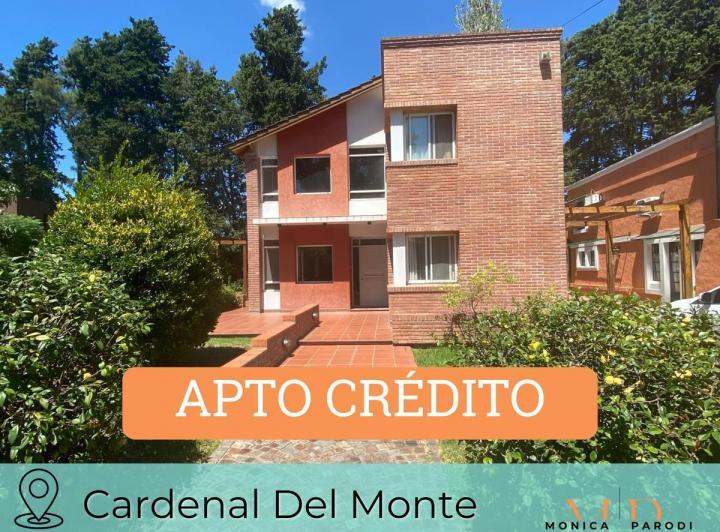 Casa · 210m² · 4 Ambientes · 3 Cocheras