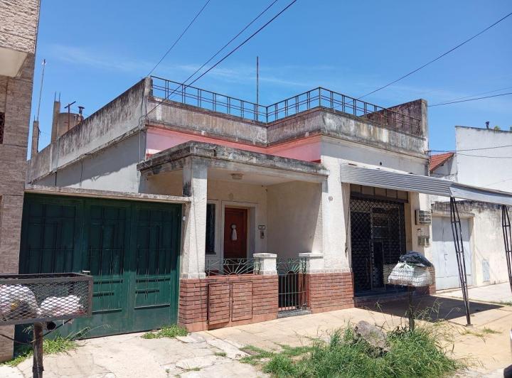 Casa · 84m² · 4 Ambientes · 1 Cochera