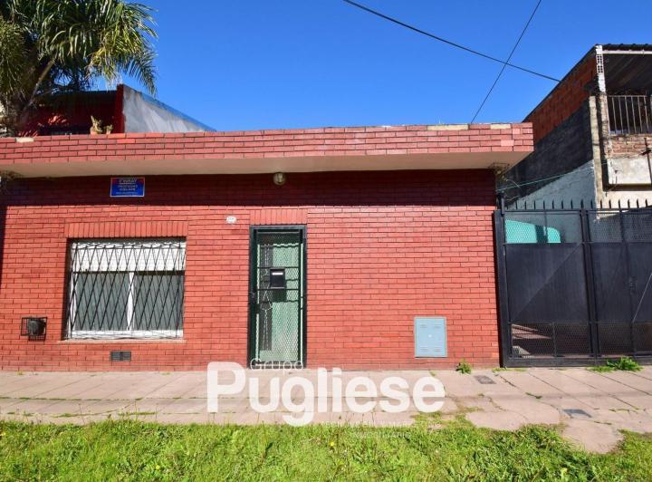 Casa · 90m² · 5 Ambientes · 2 Cocheras