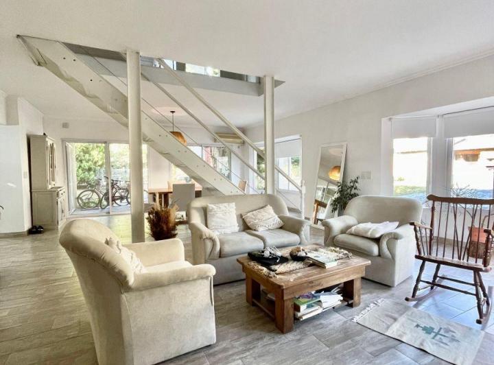 Casa · 190m² · 5 Ambientes · 1 Cochera