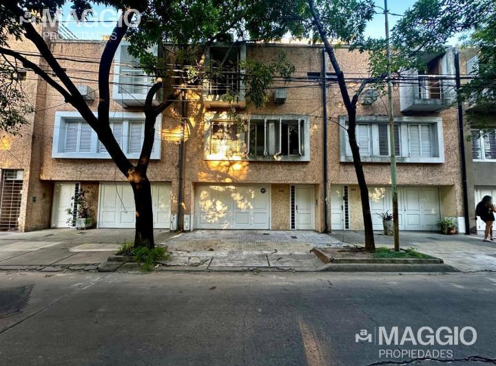 Casa · 165m² · 4 Ambientes · 2 Cocheras