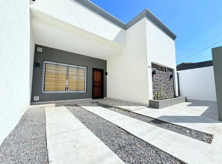 Casa · 100m² · 3 Ambientes · 1 Cochera