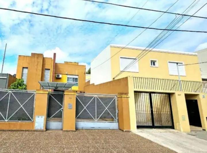 Casa · 180m² · 5 Ambientes · 1 Cochera